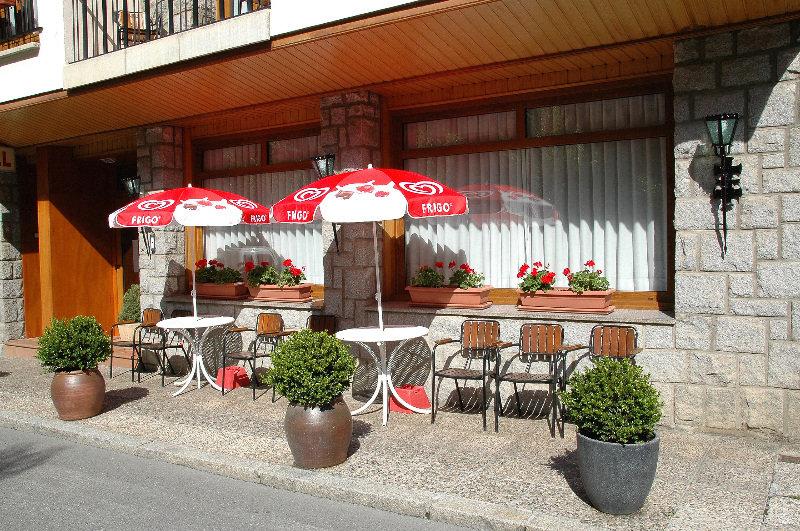 Hotel Univers Encamp Exterior photo
